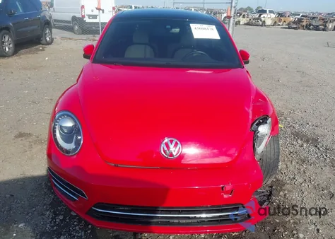 2018 Volkswagen Beetle 2.0T Coast/2.0T S z USA, uszkodzony, nr VIN 3VWFD7AT2JM704969